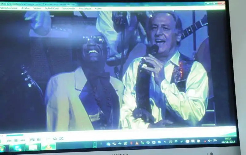 video ray charles  canta con renzo arbore a new york