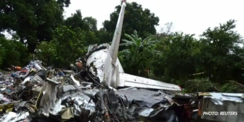 aereo si schianta a giuba in sud sudan  7