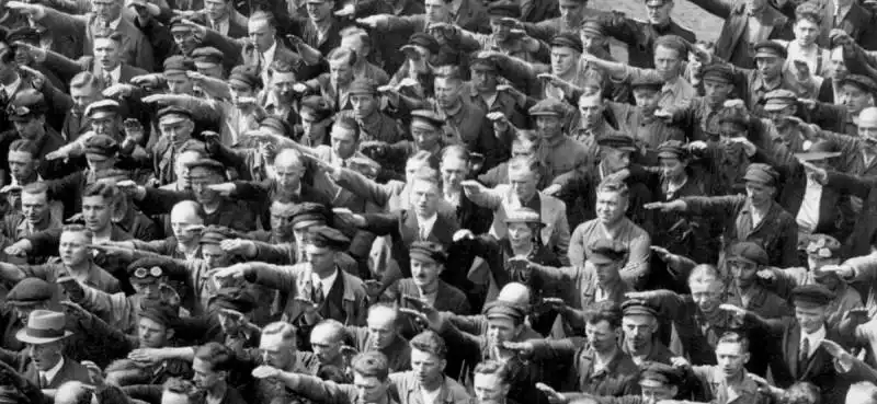 august landmesser a braccia conserte