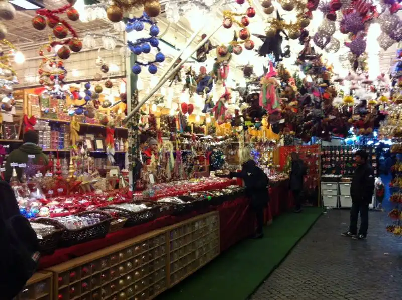 bancarelle   befana  piazza navona