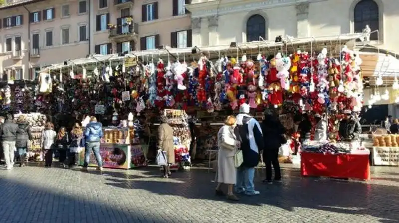 bancarelle   befana piazza navona