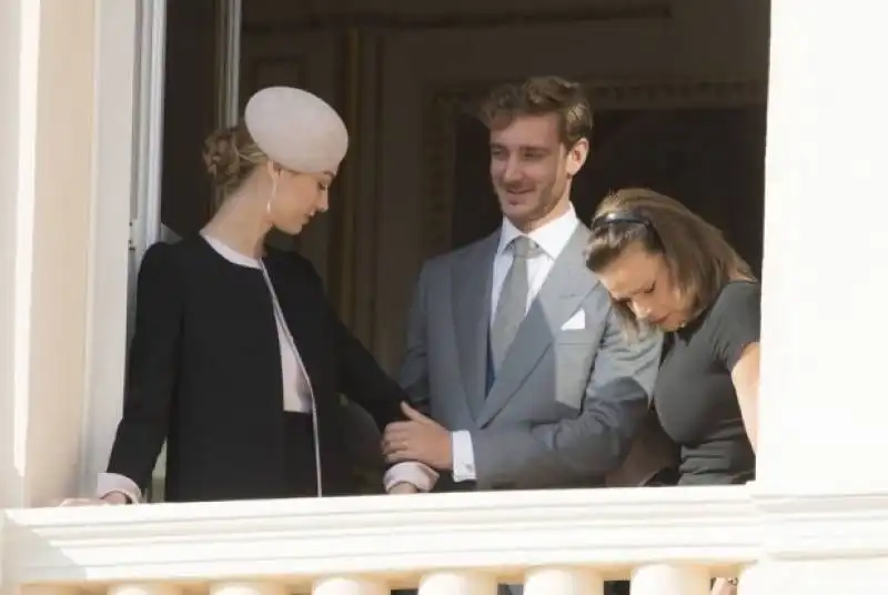 beatrice borromeo e pierre casiraghi e stephanie di monaco   