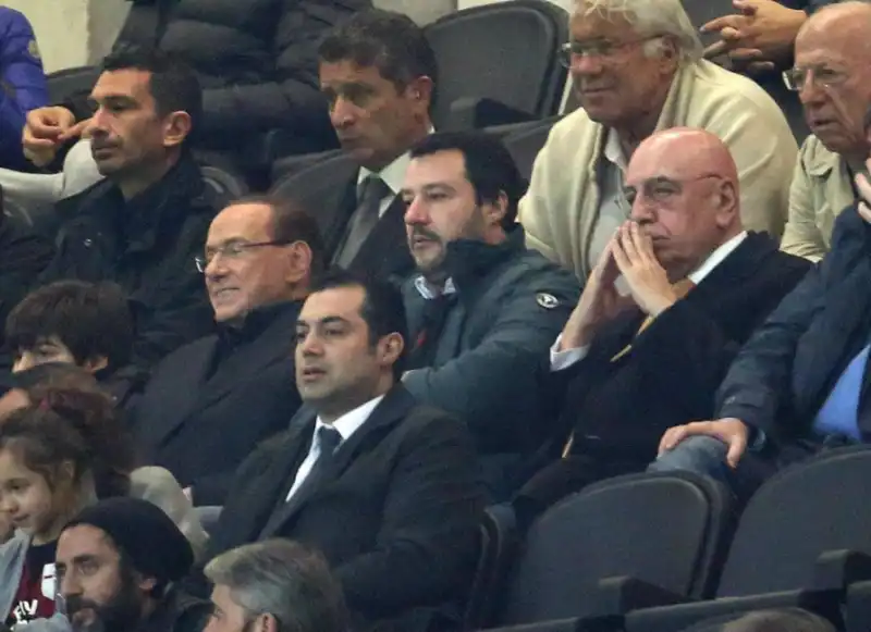 berlusconi e salvini allo stadio per milan atalanta   7