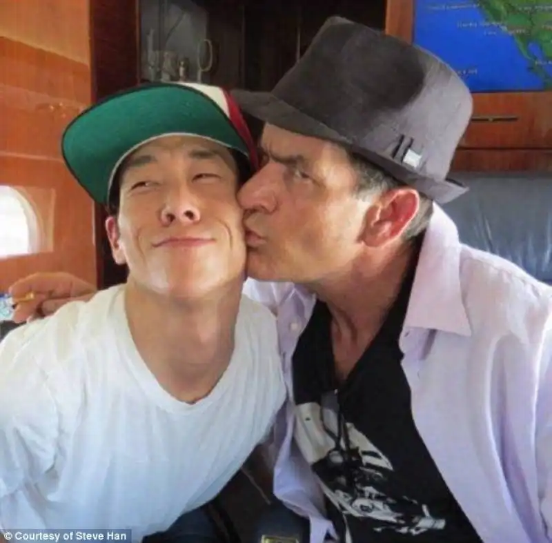 charlie sheen e steven han