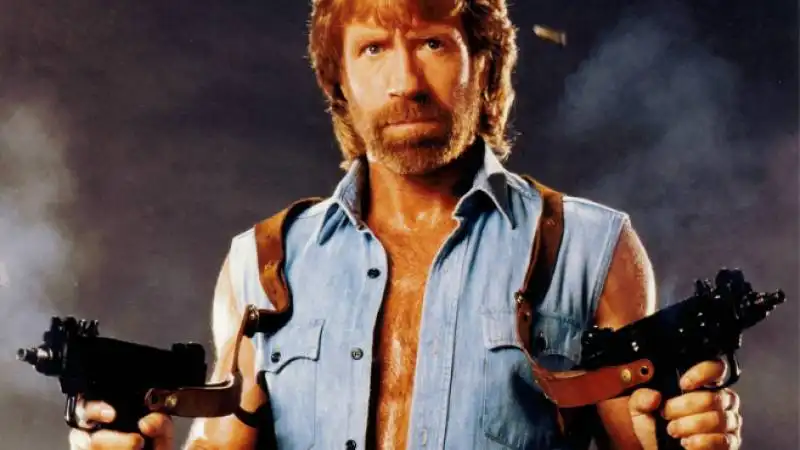 chuck norris contro il comunismo  4