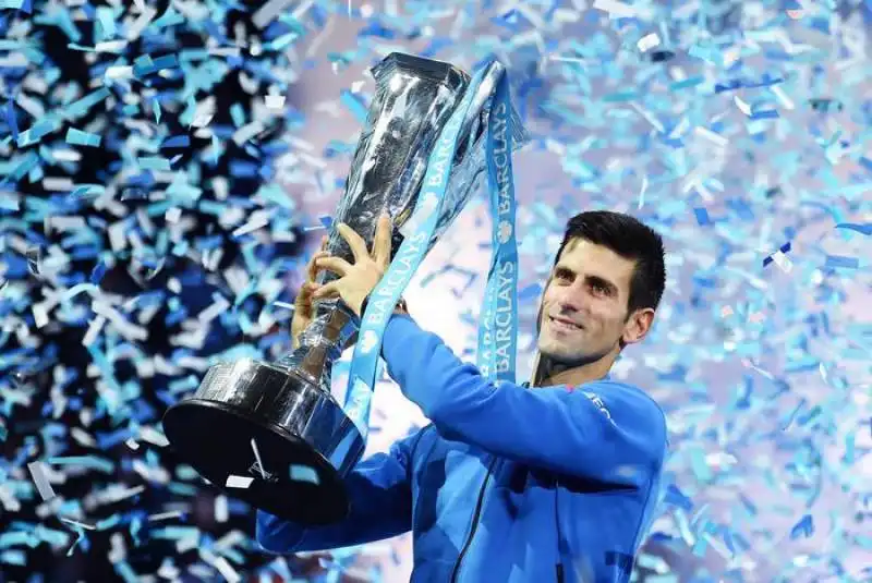 djokovic batte federer e vince atp finals cb