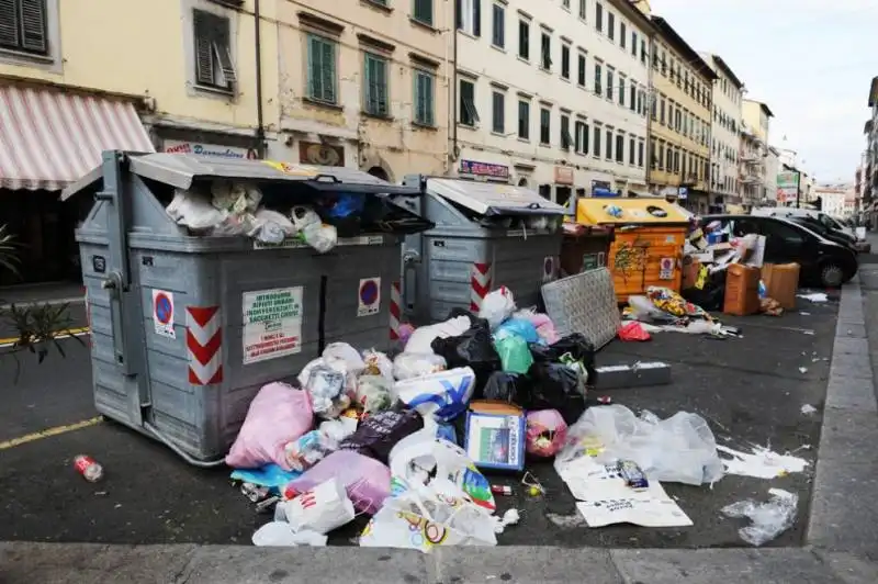 emergenza rifiuti livorno