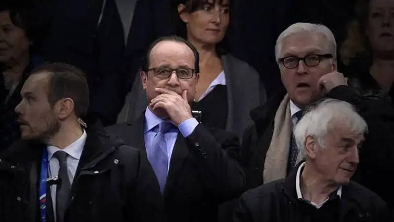 HOLLANDE ALLO STADIO DURANTE ATTENTATI 