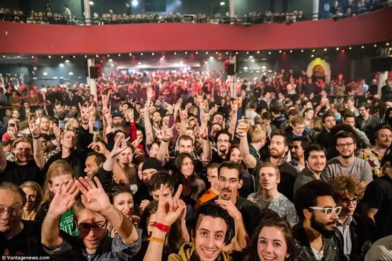 il concerto al bataclan prima della strage  14