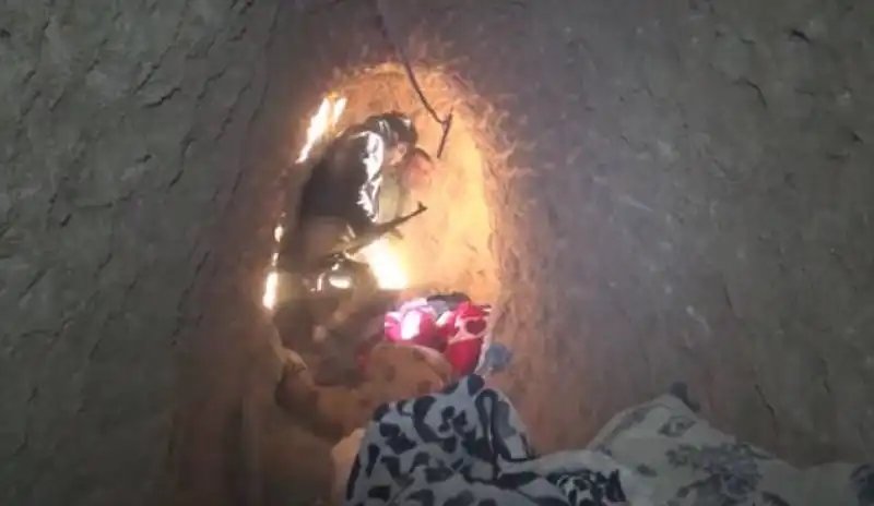 isis   i tunnel a sinjar 