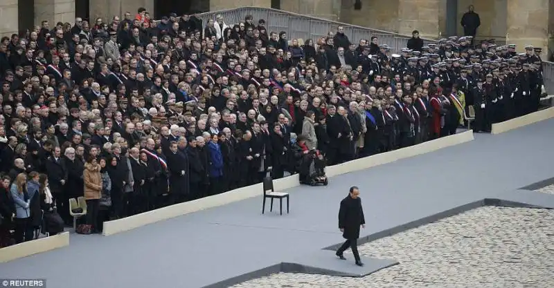 la francia celebra le vittime del 13 novembre  3