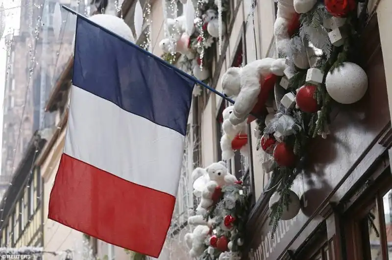 la francia celebra le vittime del 13 novembre  8