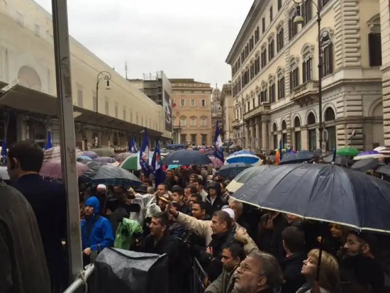 LA MANIFESTAZIONE DEI MUSULMANI ITALIANI CONTRO IL TERRORISMO2