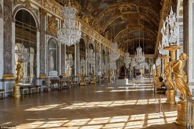 la sala degli specchi di versailles