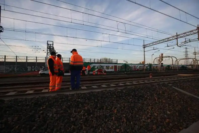 Le scritte vicino i cavi alla ferrovia di Bologna bfeb201e9