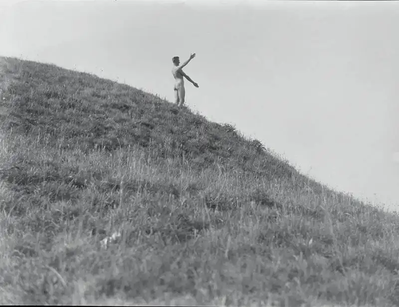  nudi a silbury hill