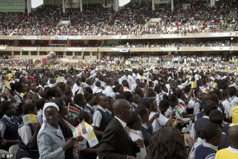 papa  francesco bergoglio a nairobi  1