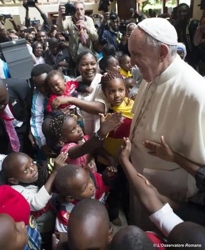 papa francesco bergoglio a nairobi  4