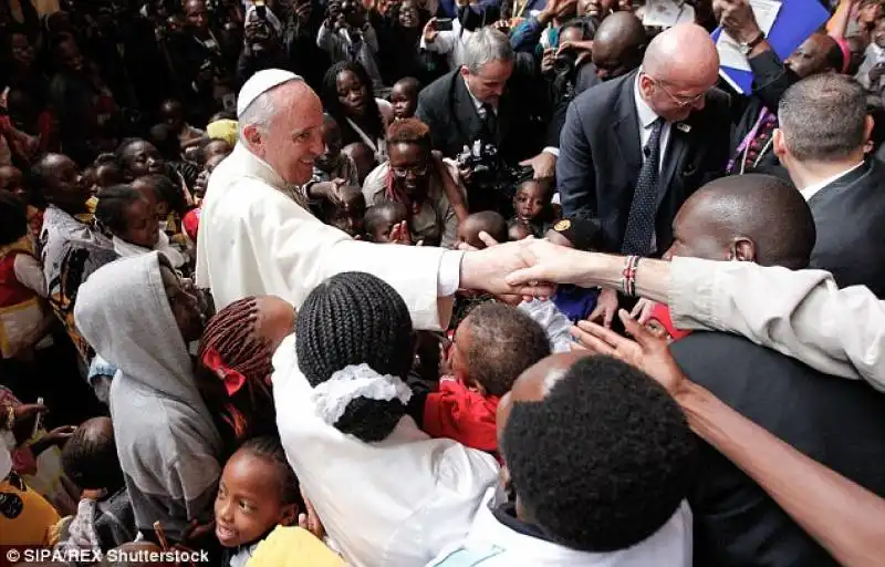 papa  francesco bergoglio a nairobi  9