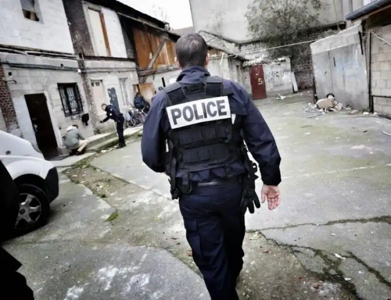 polizia a montrouge parigi