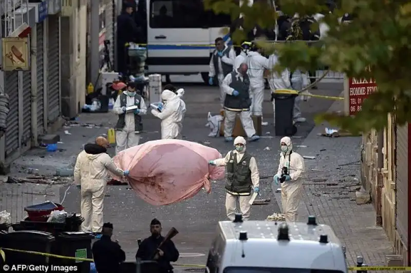 polizia scientifica a st denis