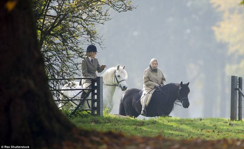 regina a cavallo