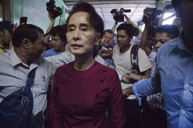 san suu kyi 8