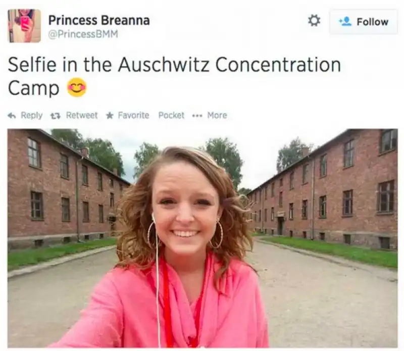 selfie ad auschwitz