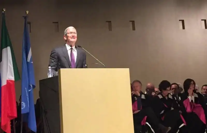 TIM COOK ALLA BOCCONI