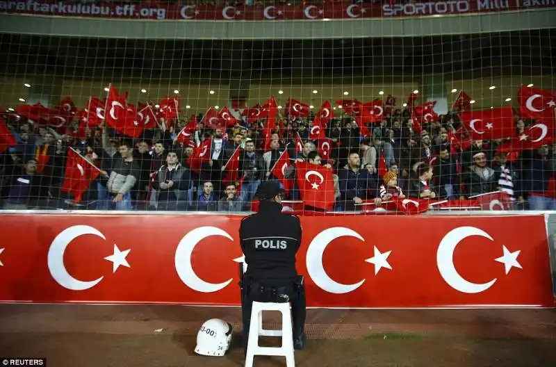 turchia grecia   tifosi allo stadio 