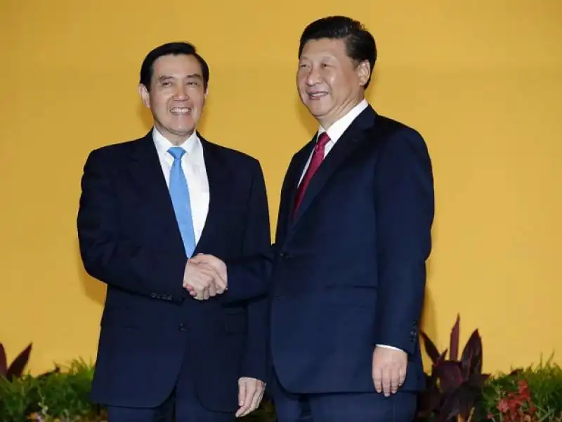 XI JINPING E IL PRESIDENTE TAIWANESE MA YING JEOU