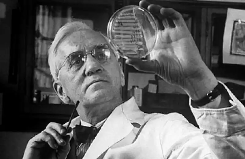 ALEXANDER FLEMING