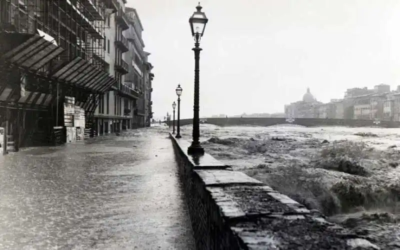 alluvione di firenze    