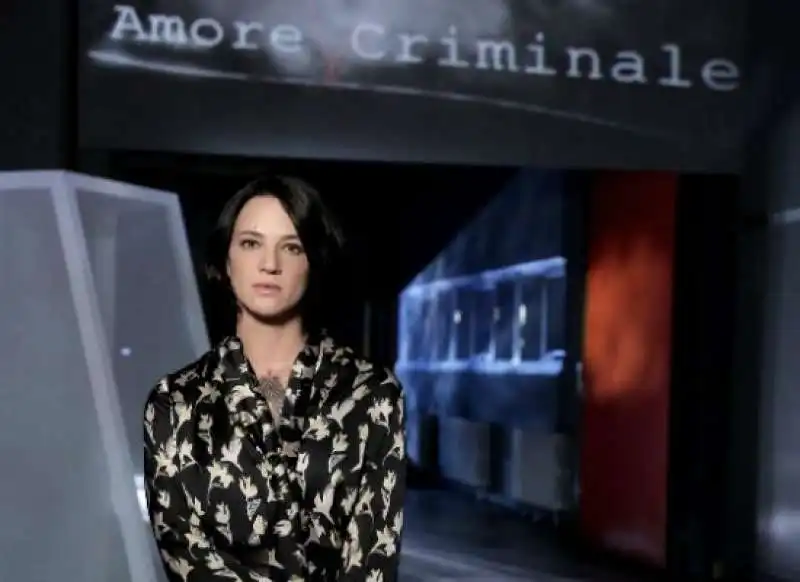 ASIA ARGENTO CONDUCE AMORE CRIMINALE