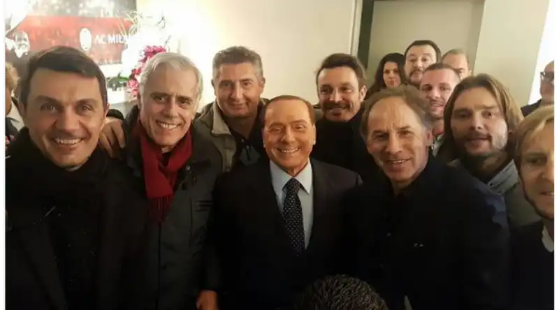 BERLUSCONI LE GLORIE DEL MILAN E TEO TEOCOLI