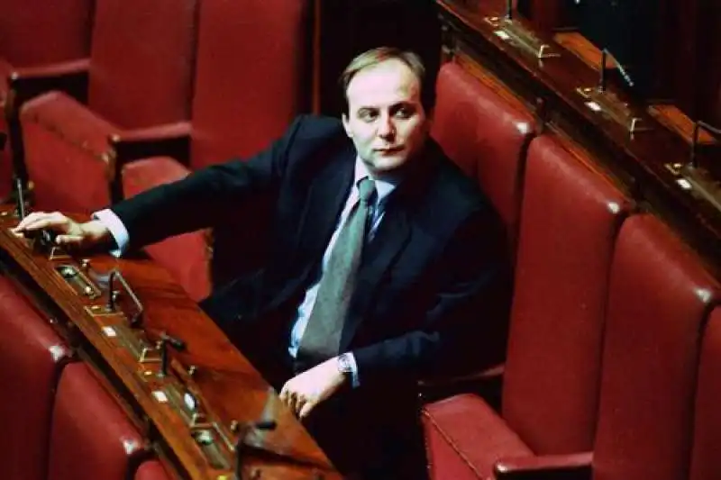 gerry scotti in parlamento