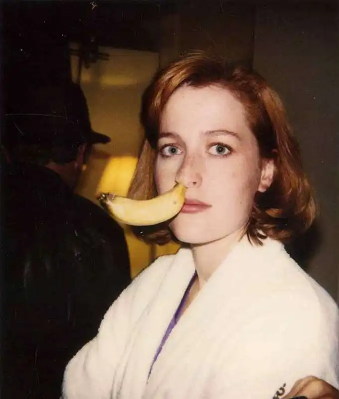 gillian anderson sul set di x files