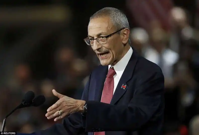 john podesta parla al posto della clinton