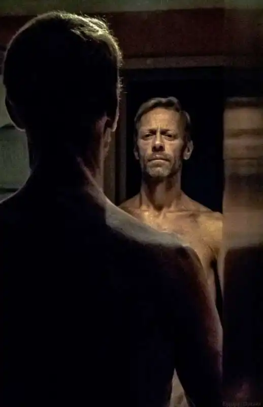 rocco siffredi allo specchio