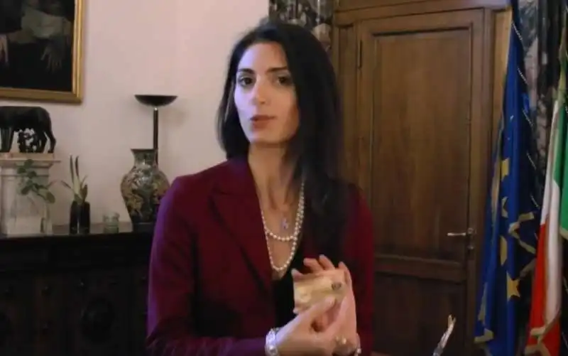 VIRGINIA RAGGI E LA CARTA DI CREDITO