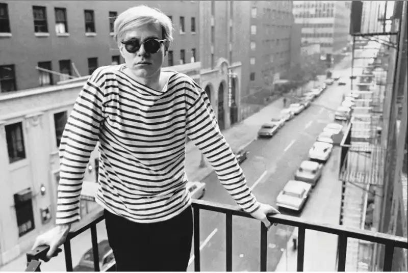 warhol sul balcone