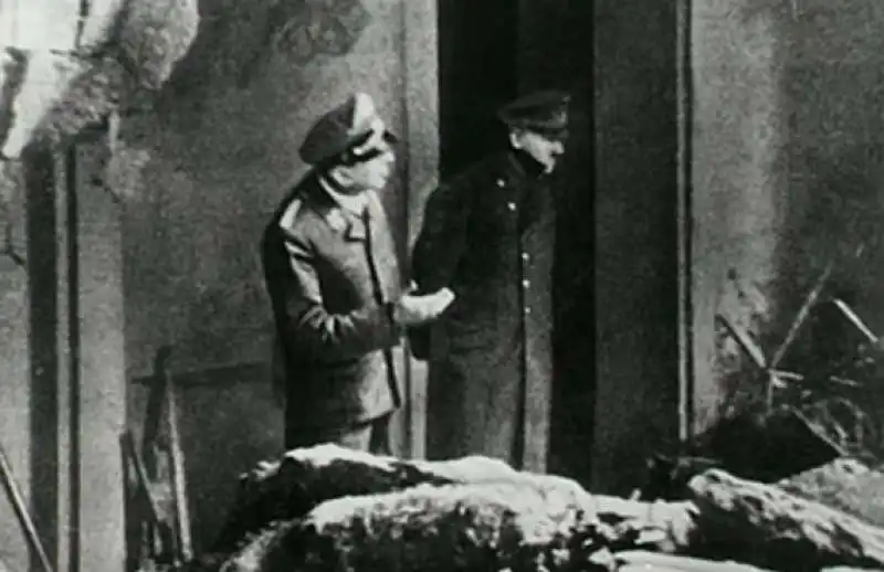 adolf hitler qualche giorno prima del suo suicidio