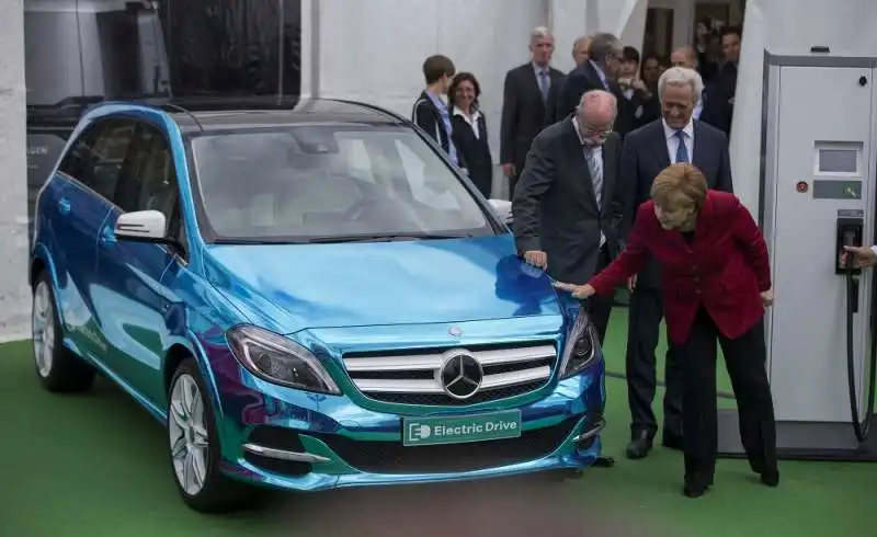 angela merkel mercedes