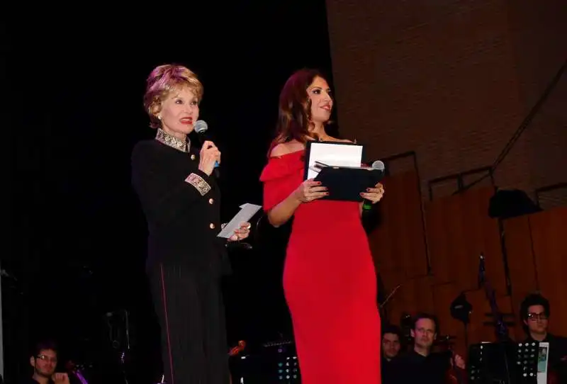 barbara bouchet premia lavinia biagiotti cigna