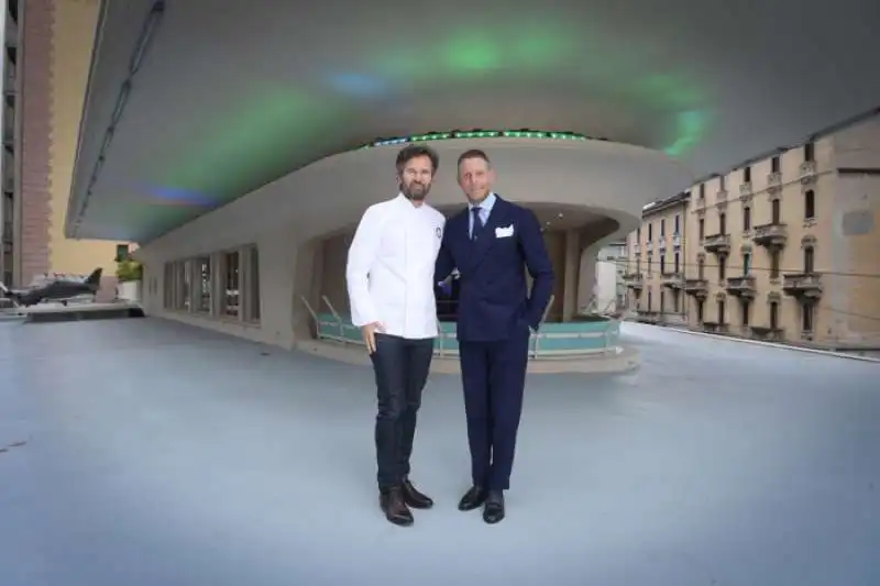 Carlo Cracco e Lapo Elkann a Garage Italia 