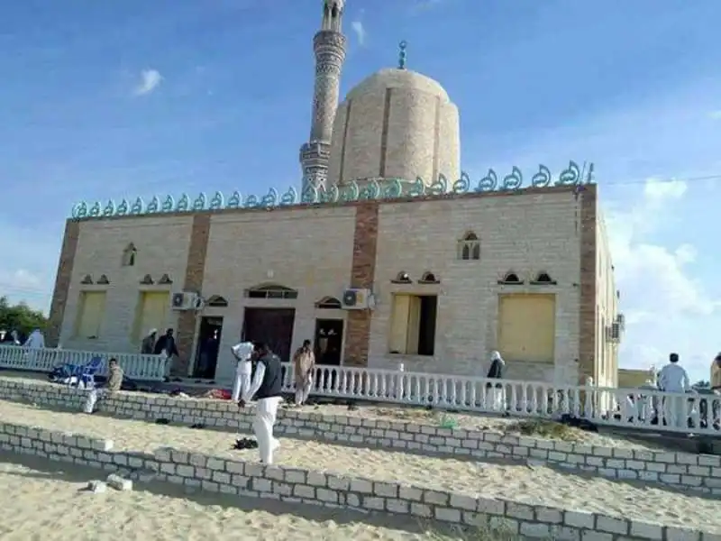 EGITTO - ATTENTATO A UNA MOSCHEA NEL SINAI