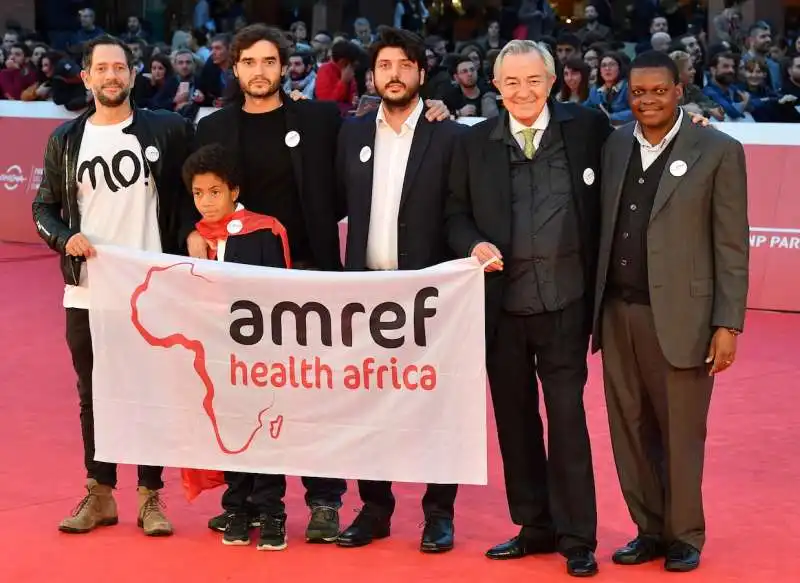 il cast di africa per me non sei zero