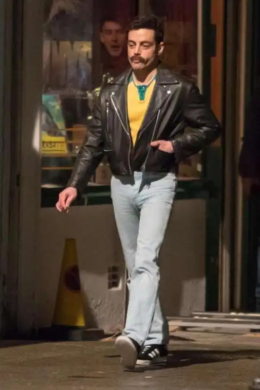 remi malek in freddie mercury