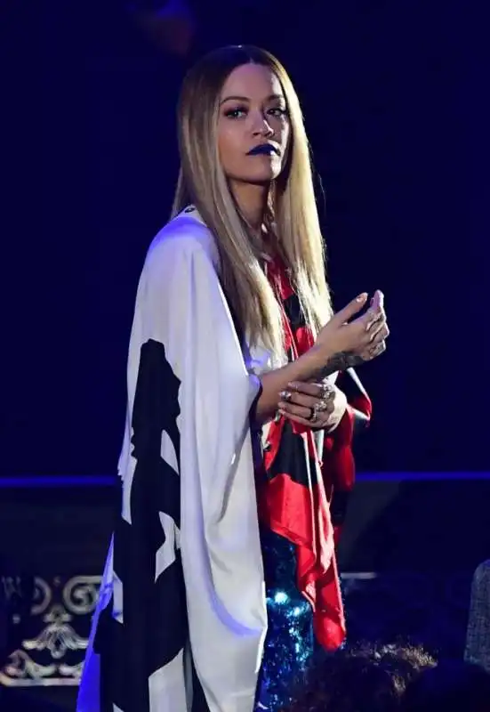 rita ora mtv ema copia 4