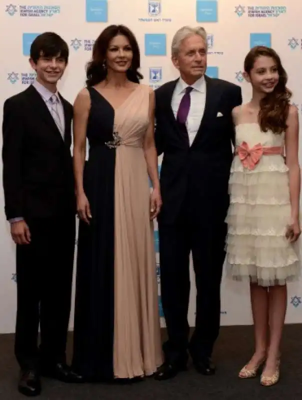 catherine zeta jones e michael douglas e i figli 5